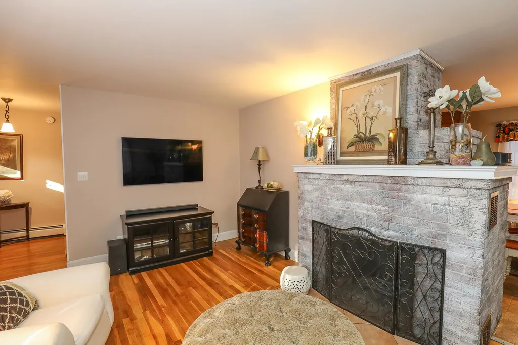 1479 Hall Street Manchester NH 03104