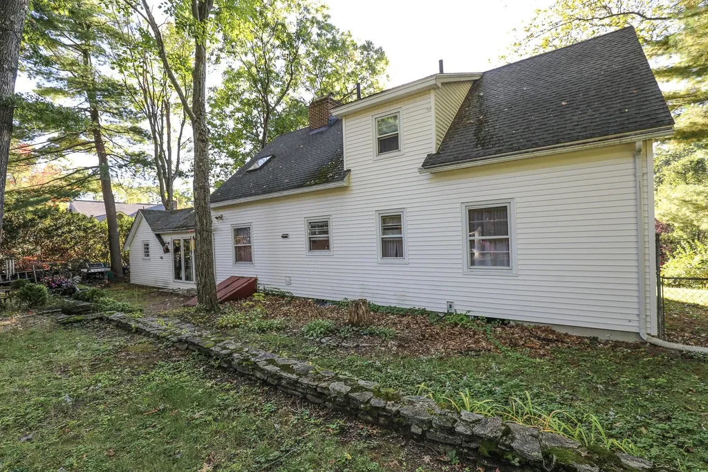 1479 Hall Street Manchester NH 03104