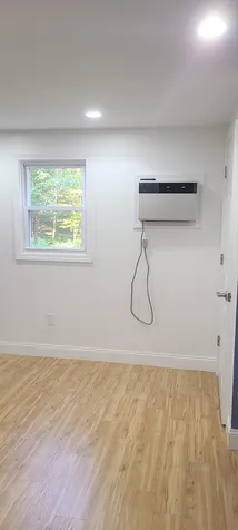 33 Hickory Avenue North Hampton NH 03862