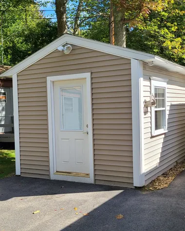 33 Hickory Avenue North Hampton NH 03862