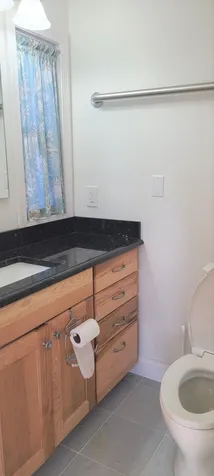 33 Hickory Avenue North Hampton NH 03862