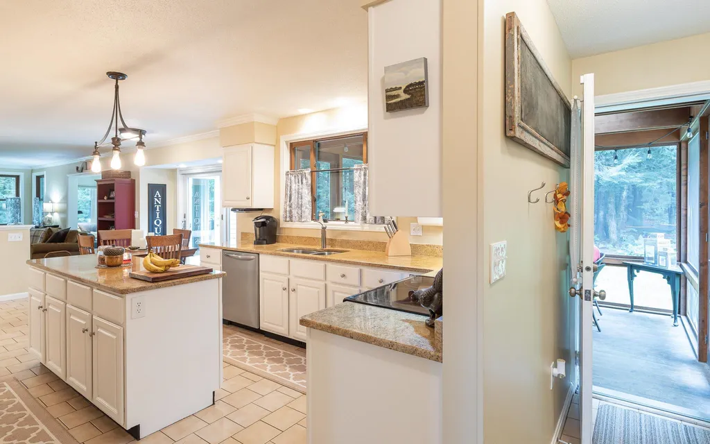 83 Darling Road Keene NH 03431