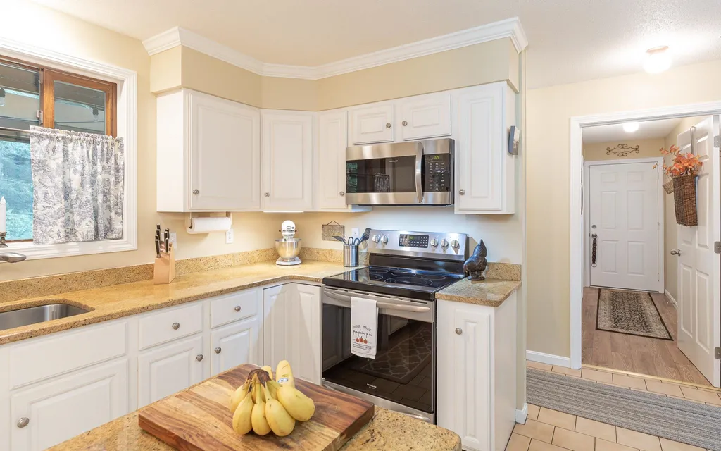 83 Darling Road Keene NH 03431