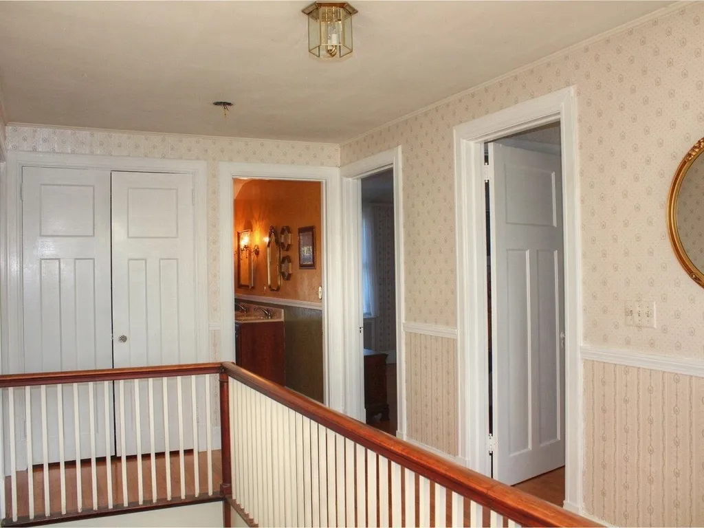 5166 Shelburne Road Shelburne VT 05482