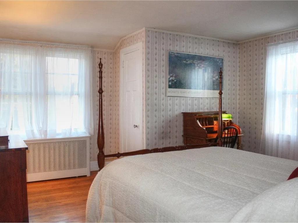 5166 Shelburne Road Shelburne VT 05482