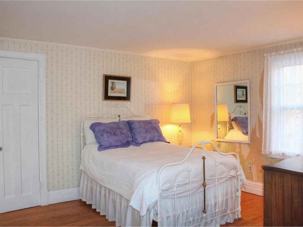 5166 Shelburne Road Shelburne VT 05482