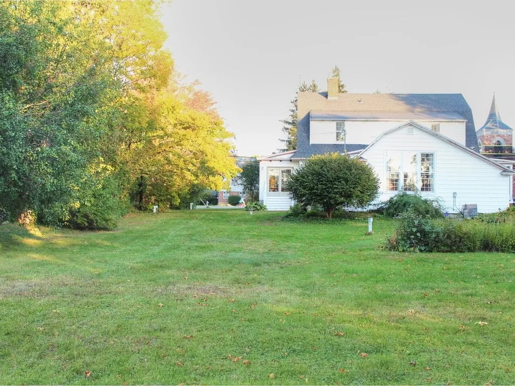 5166 Shelburne Road Shelburne VT 05482