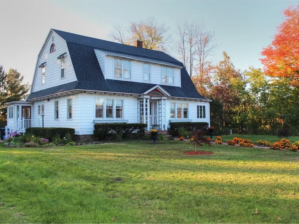 5166 Shelburne Road Shelburne VT 05482
