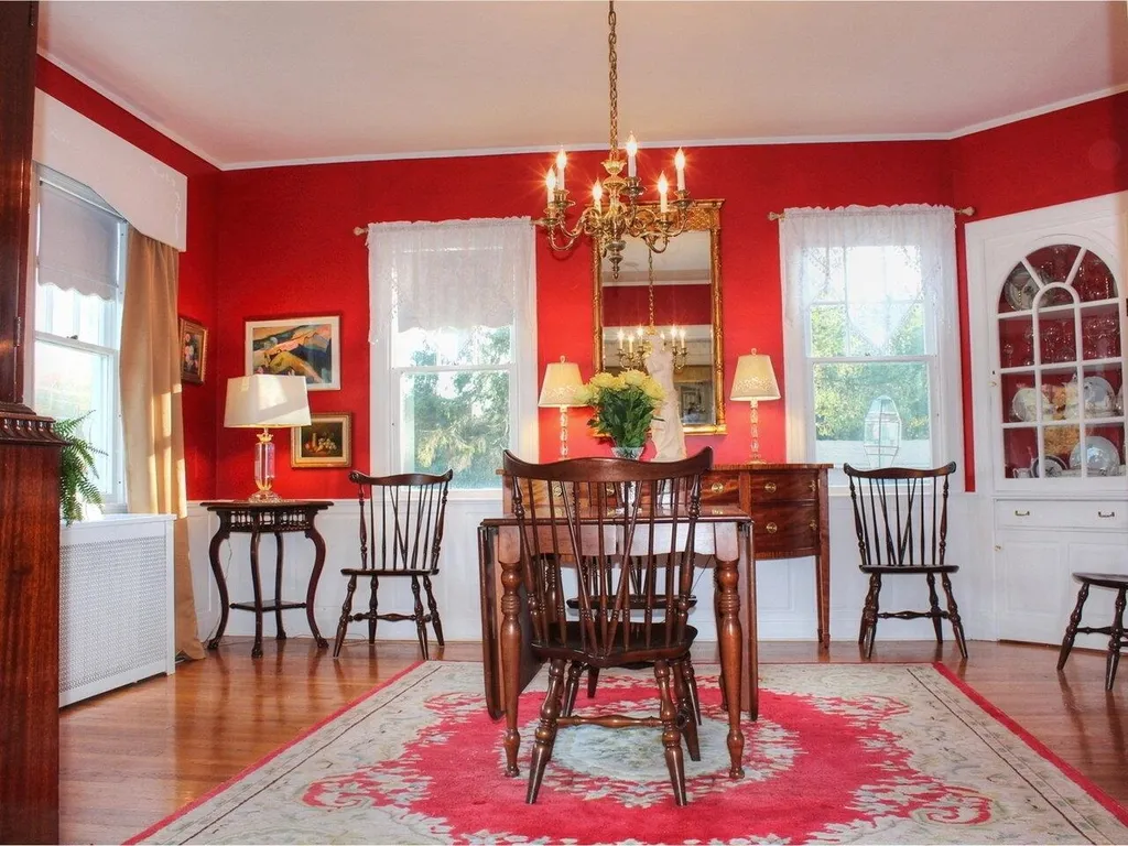 5166 Shelburne Road Shelburne VT 05482