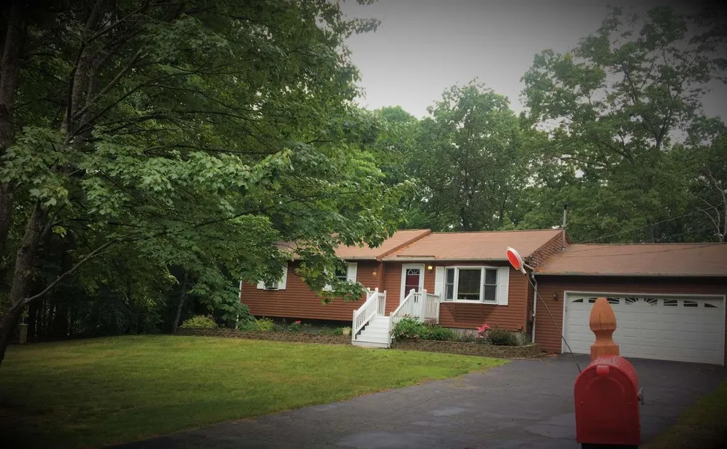 5 Viza Avenue Derry NH 03038