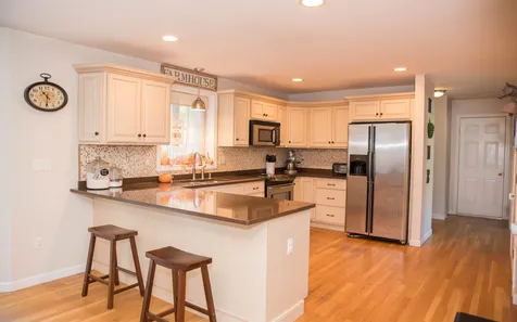 20 Thurston Drive Lee NH 03861