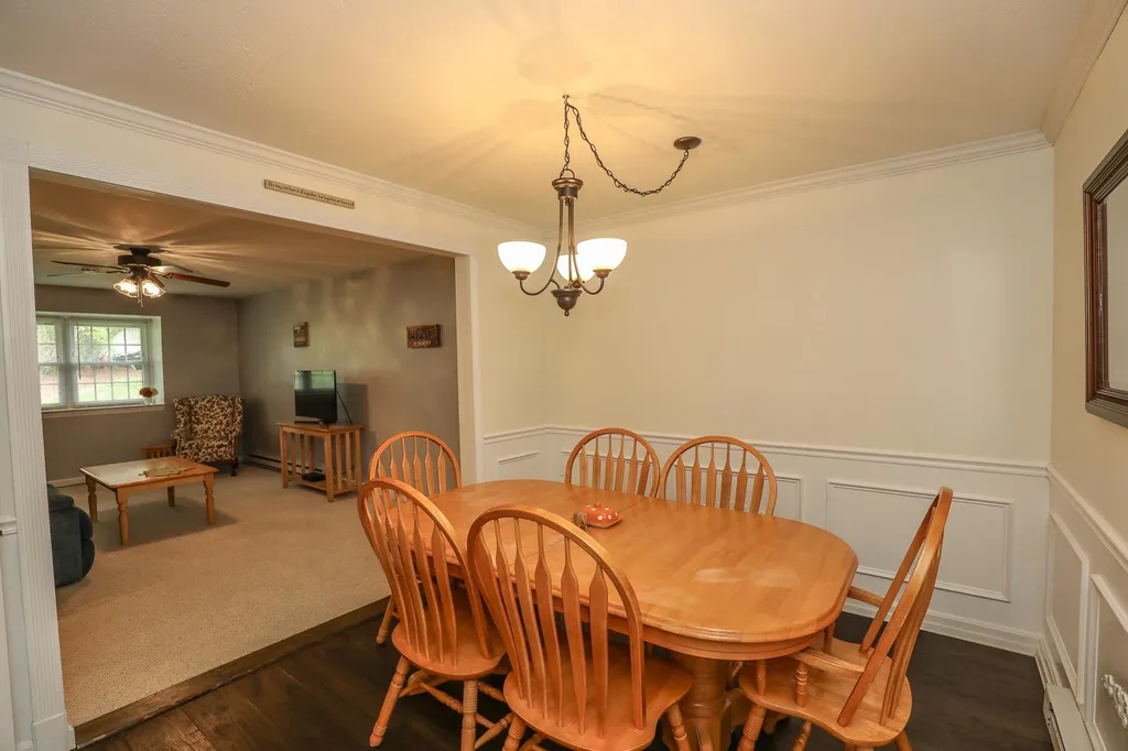 4 Fairfax Avenue Derry NH 03038