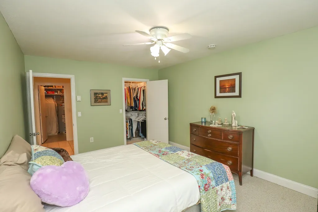 4 Fairfax Avenue Derry NH 03038