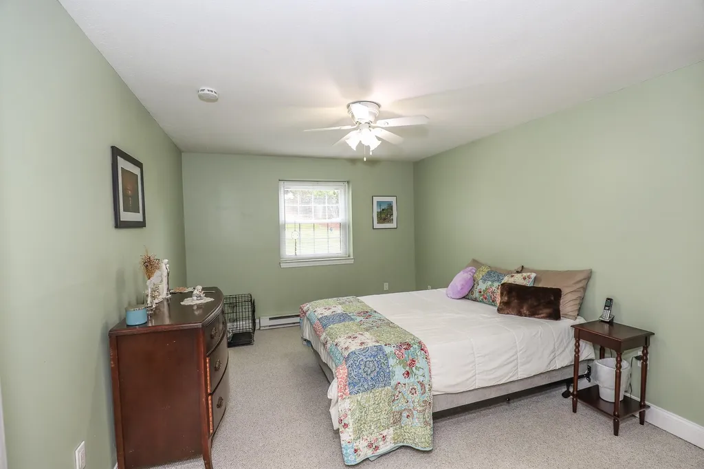 4 Fairfax Avenue Derry NH 03038