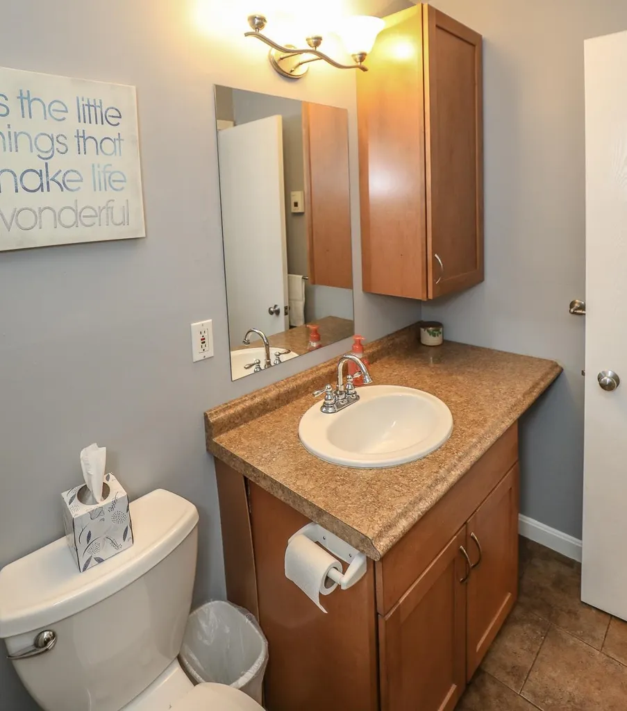 4 Fairfax Avenue Derry NH 03038