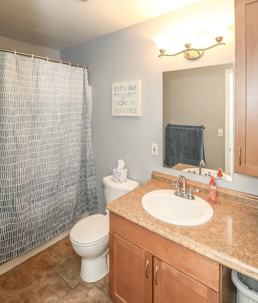 4 Fairfax Avenue Derry NH 03038