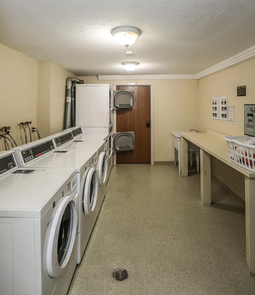 4 Fairfax Avenue Derry NH 03038