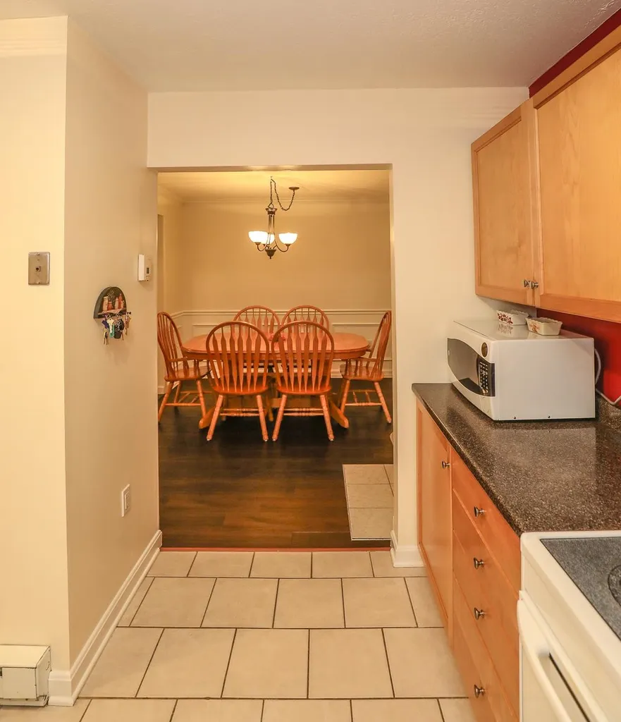 4 Fairfax Avenue Derry NH 03038