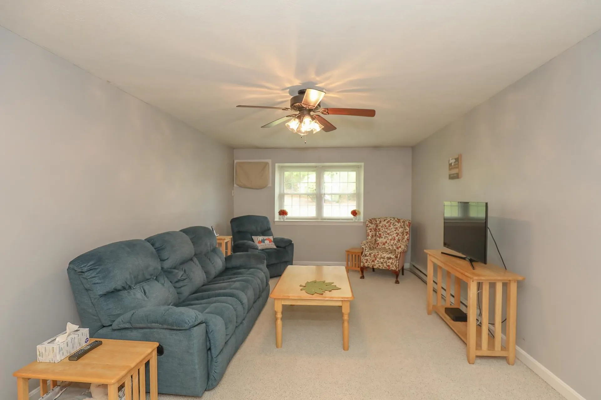 4 Fairfax Avenue Derry NH 03038