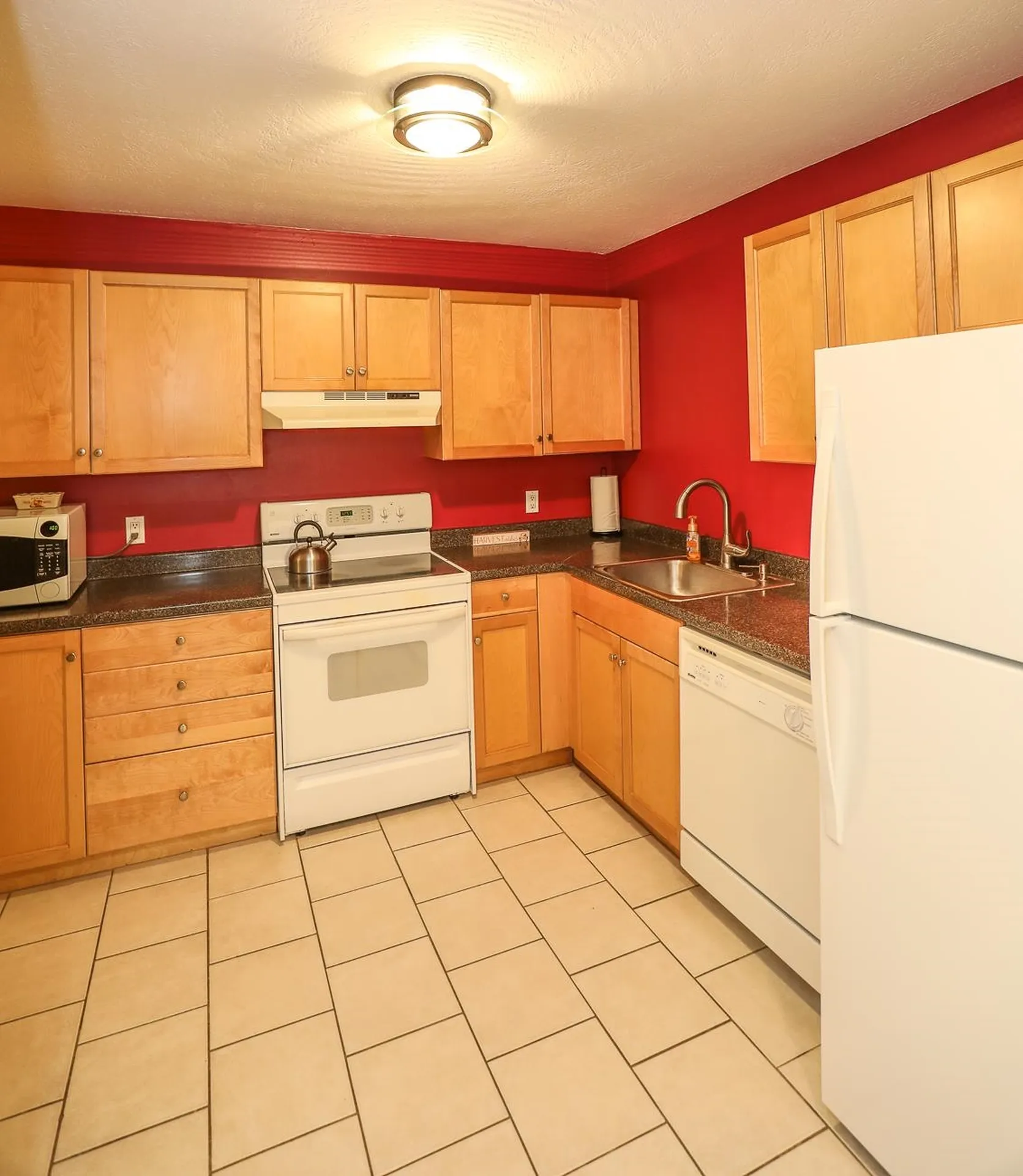 4 Fairfax Avenue Derry NH 03038