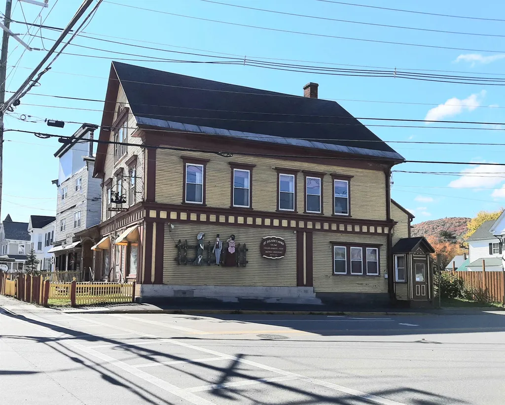 121 Main Street Colebrook NH 03576