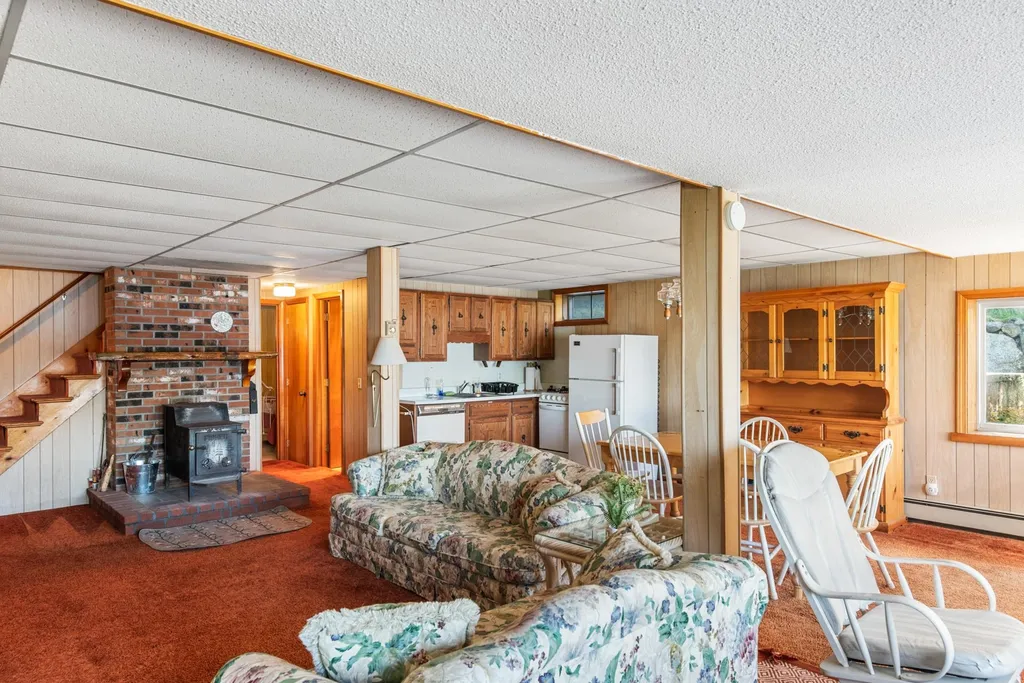 6 Paquette Lane Sunapee NH 03782