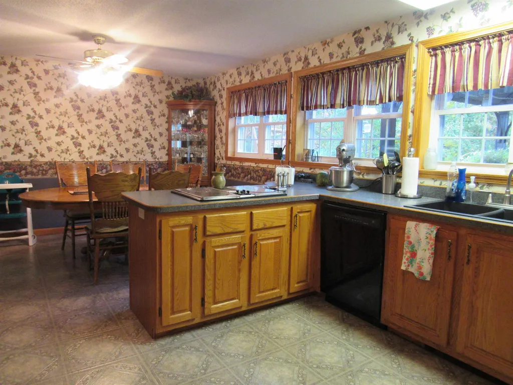 49 Spring Road Milan NH 03588