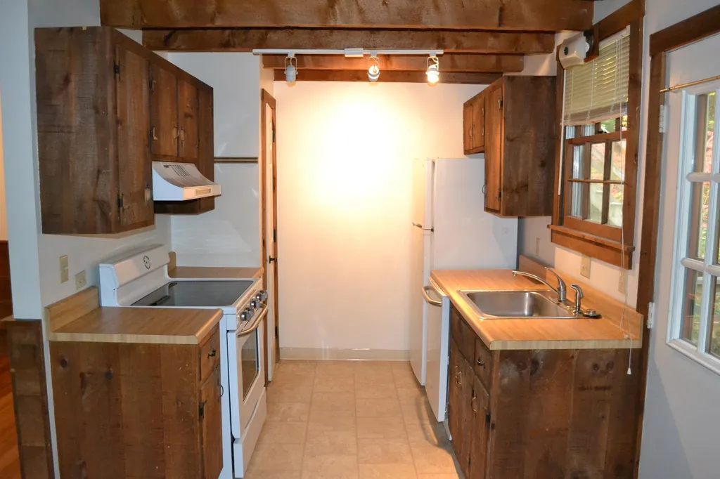 574 Willard Road Hartford VT 05059
