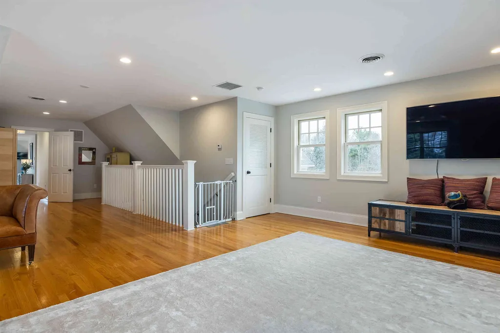 1 Tudor Drive Kittery ME 03904-1356