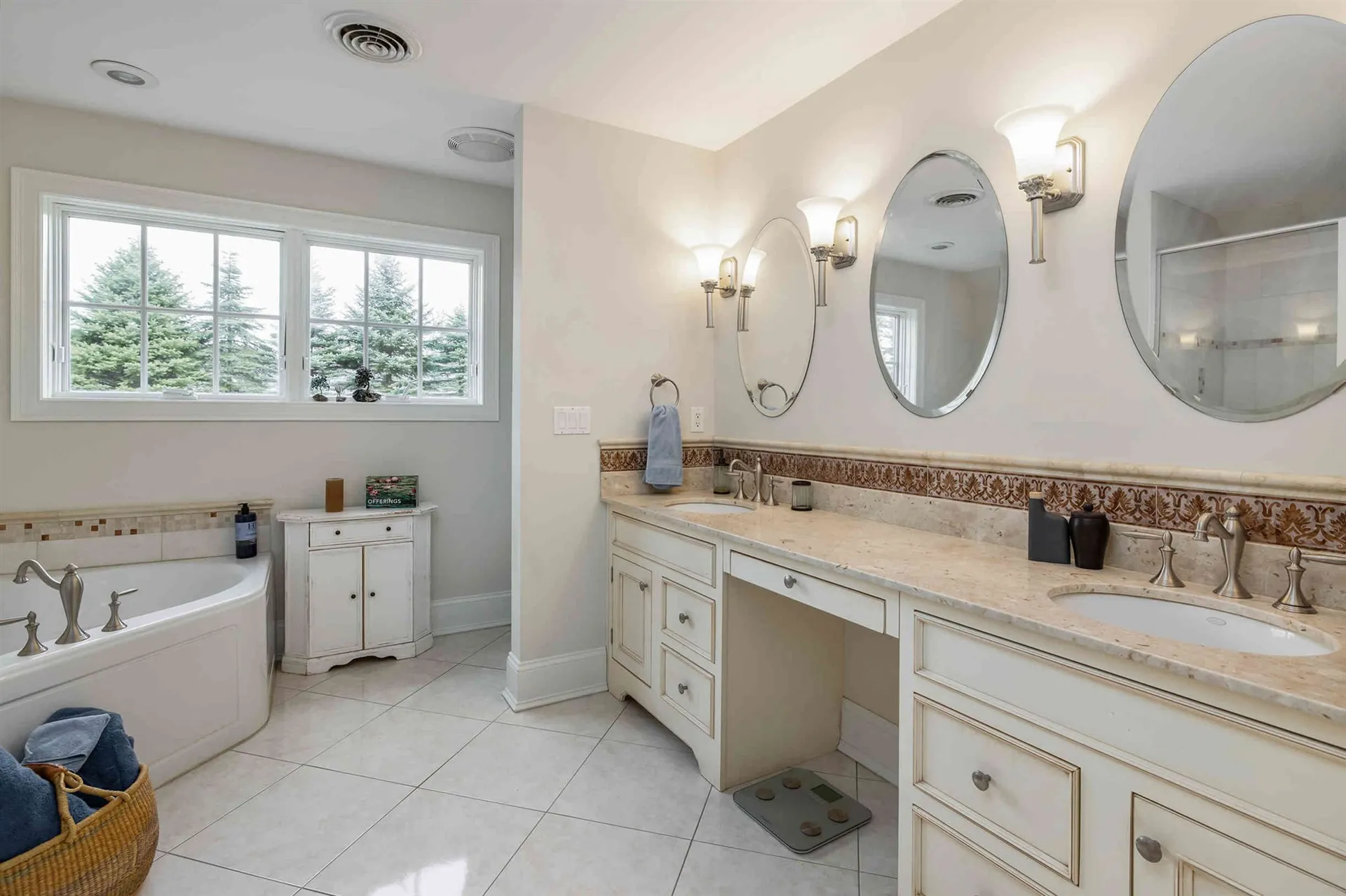 1 Tudor Drive Kittery ME 03904-1356