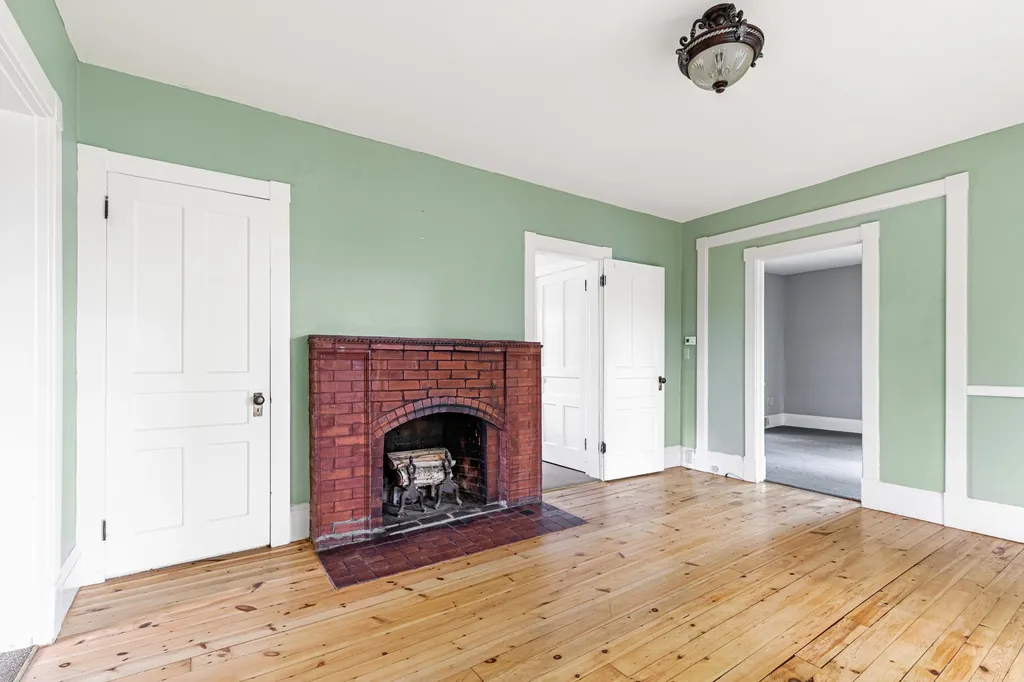 66 Court Street Middlebury VT 05753