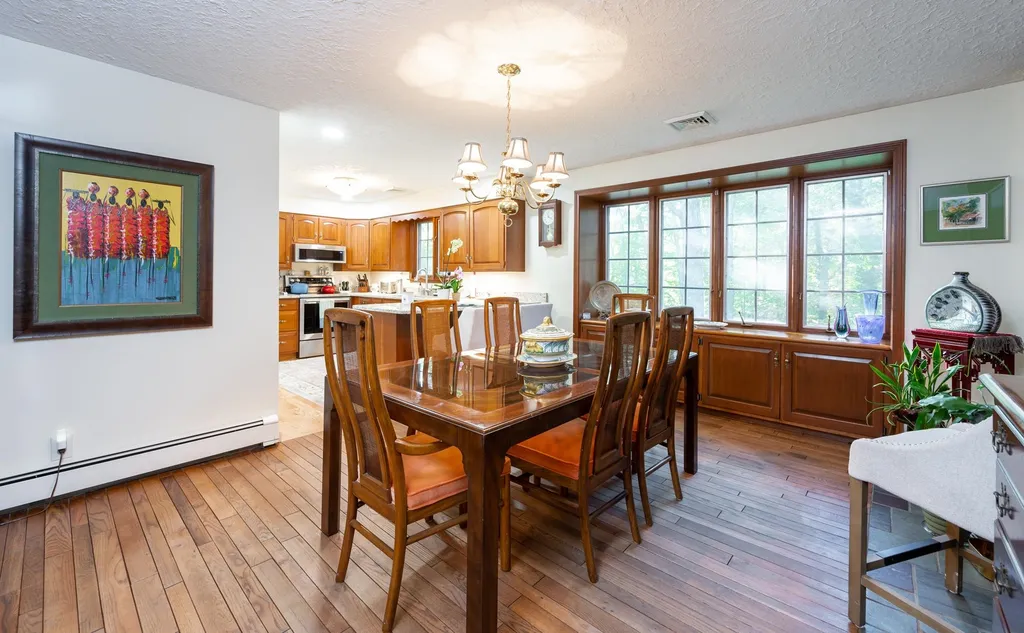 33 Pinecrest Drive Bedford NH 03110