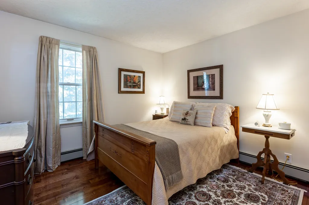 33 Pinecrest Drive Bedford NH 03110