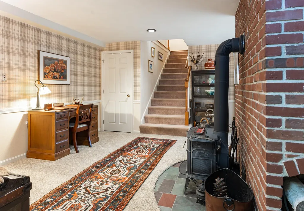 33 Pinecrest Drive Bedford NH 03110