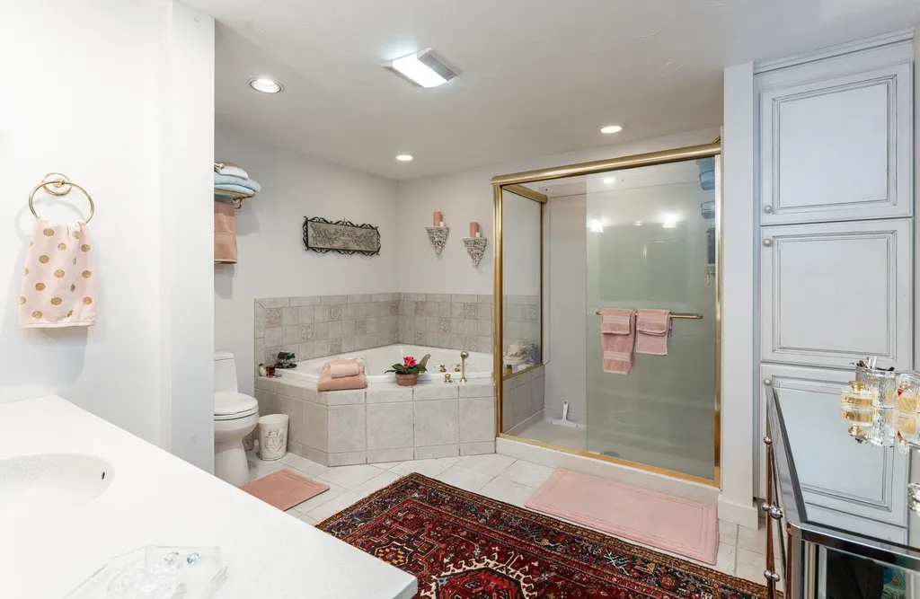 33 Pinecrest Drive Bedford NH 03110