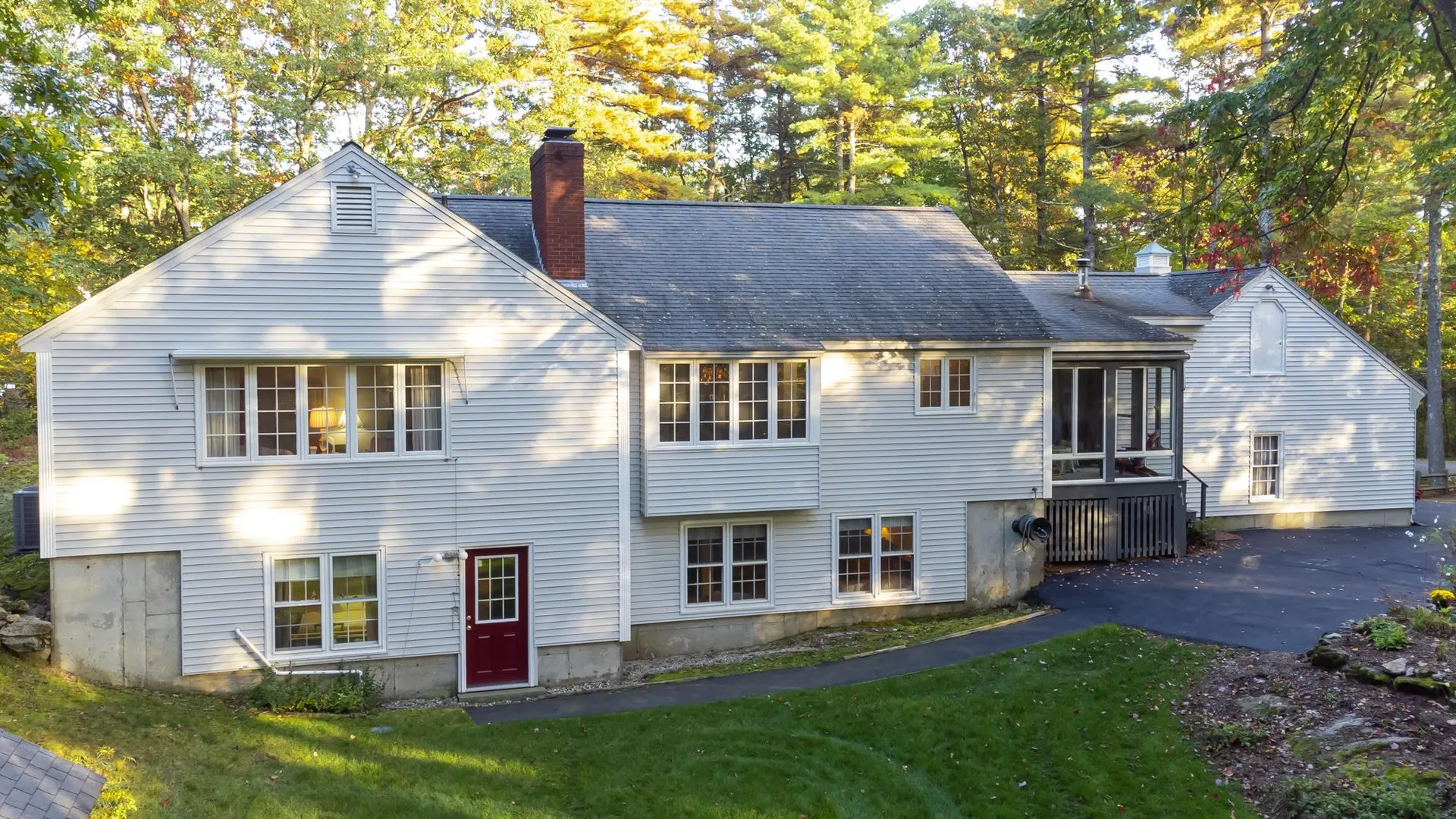 33 Pinecrest Drive Bedford NH 03110