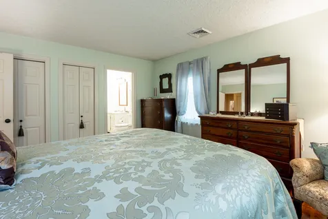 33 Pinecrest Drive Bedford NH 03110