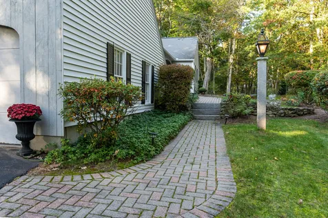 33 Pinecrest Drive Bedford NH 03110