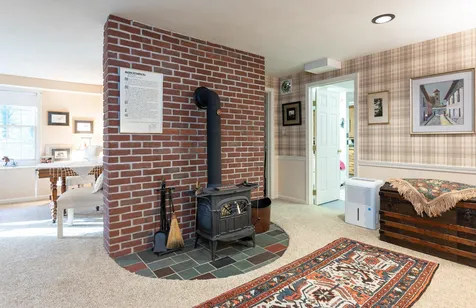 33 Pinecrest Drive Bedford NH 03110
