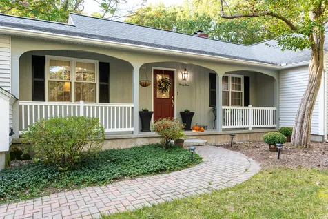 33 Pinecrest Drive Bedford NH 03110