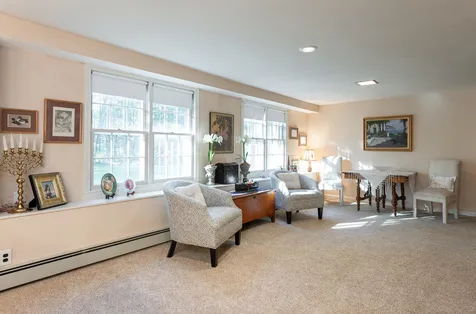 33 Pinecrest Drive Bedford NH 03110