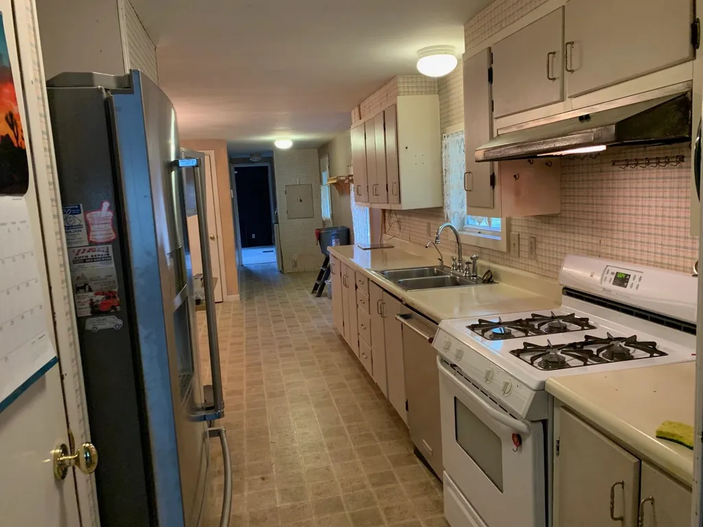 191 North Road Deerfield NH 03037