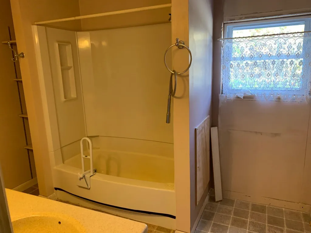 191 North Road Deerfield NH 03037