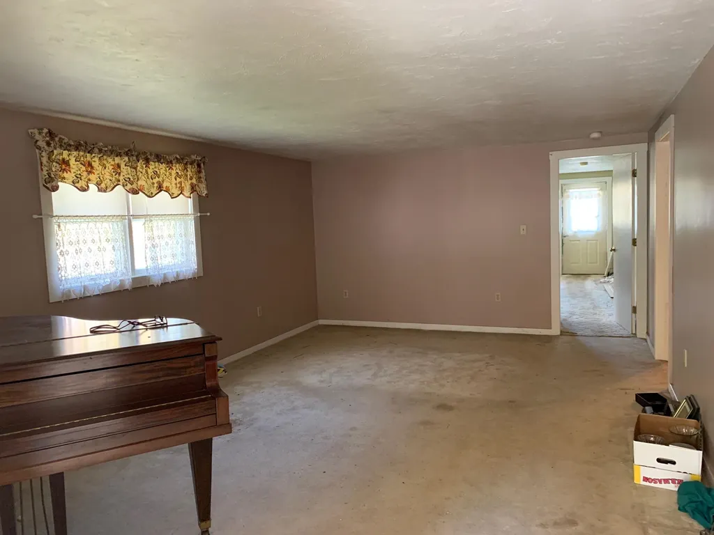 191 North Road Deerfield NH 03037