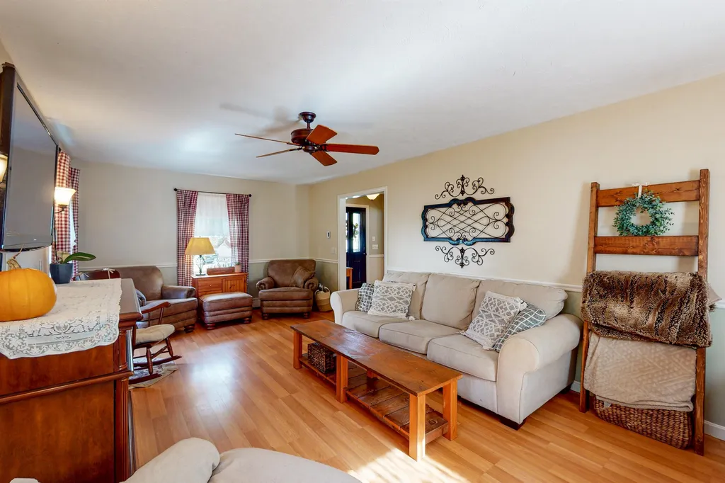 43 Opal Lane Laconia NH 03246