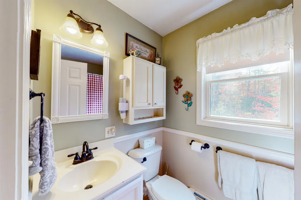 43 Opal Lane Laconia NH 03246