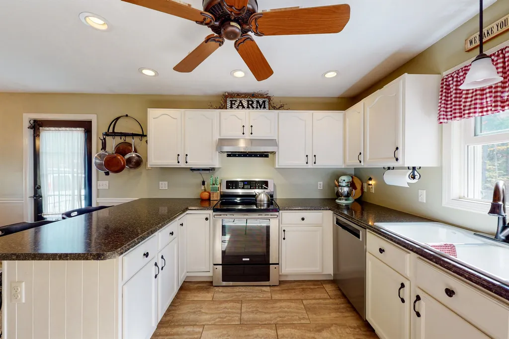 43 Opal Lane Laconia NH 03246