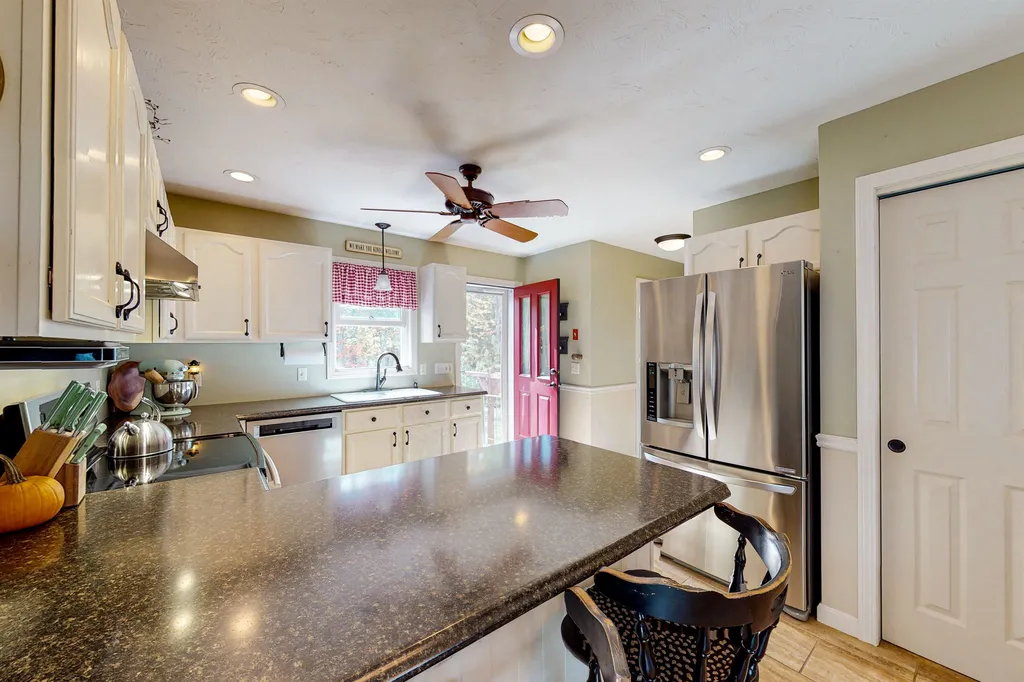 43 Opal Lane Laconia NH 03246