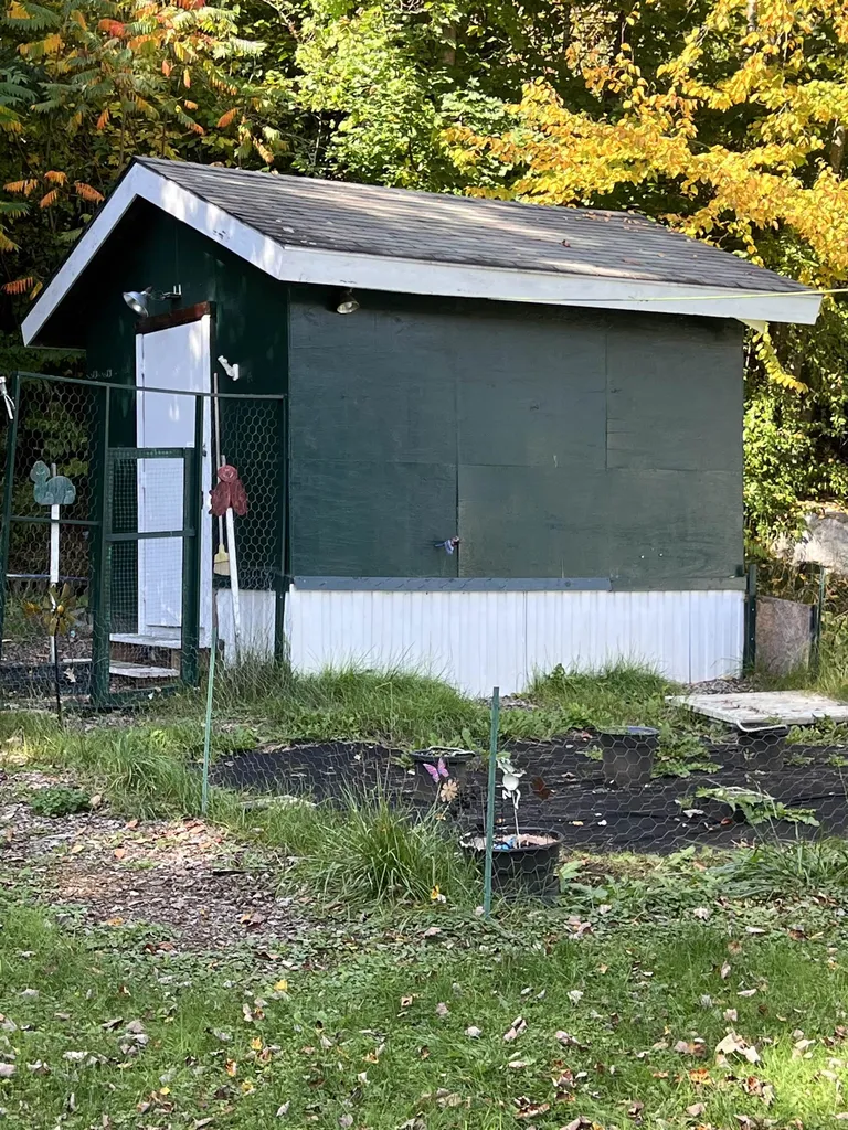 8 Maplewood Drive Brattleboro VT 05301