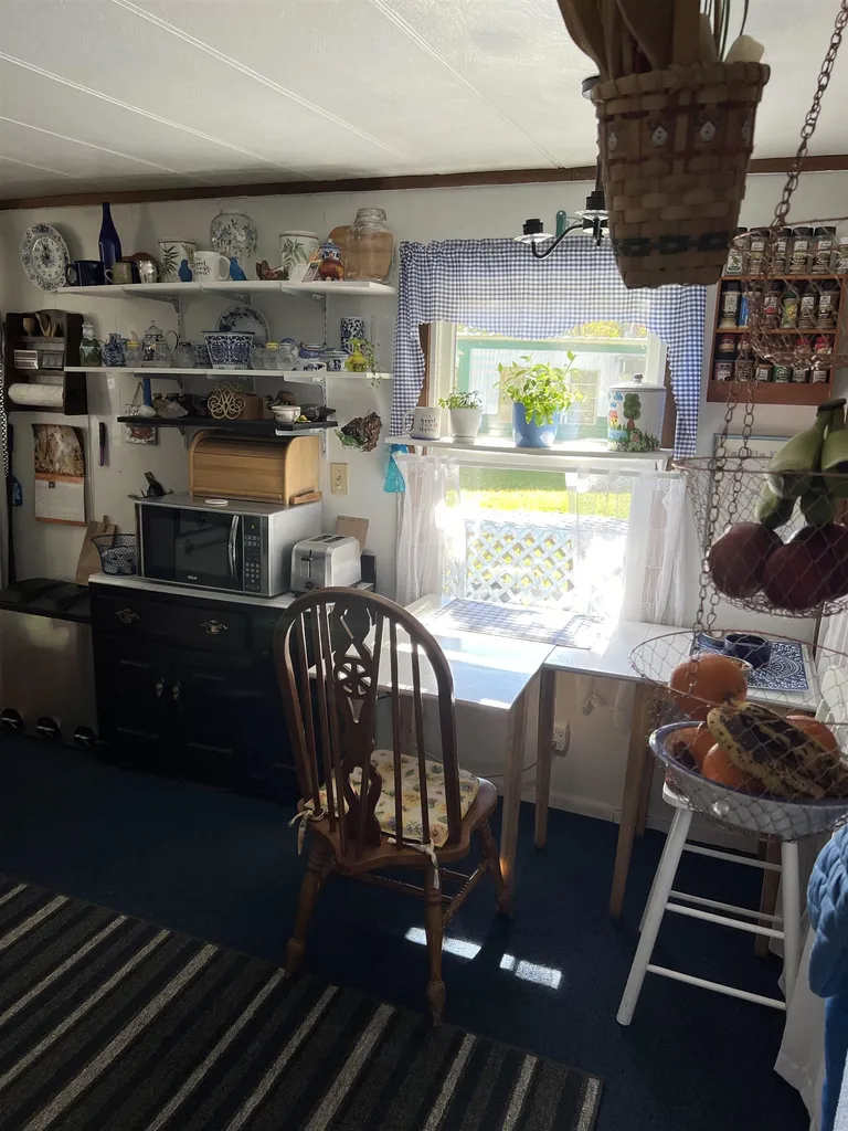 8 Maplewood Drive Brattleboro VT 05301